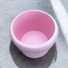 6885757966_kashpo-ribbed-.jpg Кашпо Ribbed — ніжність і стиль у кожній лінії дизайнерський акцент у кімнаті Декоративне кашпо