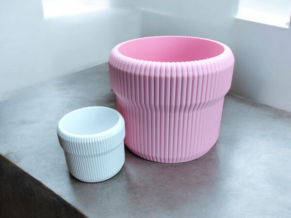 6885758044_kashpo-ribbed-.jpg Кашпо Ribbed — ніжність і стиль у кожній лінії дизайнерський акцент у кімнаті Декоративне кашпо
