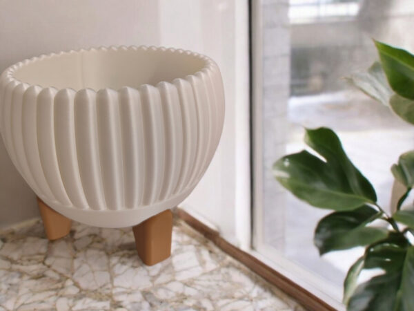 6891045755_tsvetochnyj-gorshok-na.jpg Квітковий горщик на ніжках Ribbed Bowl — фактурне кашпо для рослин, сукулентів, орхідей, фікусів і сучасного інтер’єру