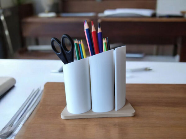 Настільний органайзер для ручок, олівців і косметики Flow Desk Organizer — підставка з кількома відділеннями для канцелярії, пензликів, аксесуарів і дрібниць