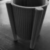 Кашпо на ніжках з рельєфною поверхнею Ribbed Form — декоративний горщик для рослин, сухоцвітів, свічок, дому, офісу та тераси