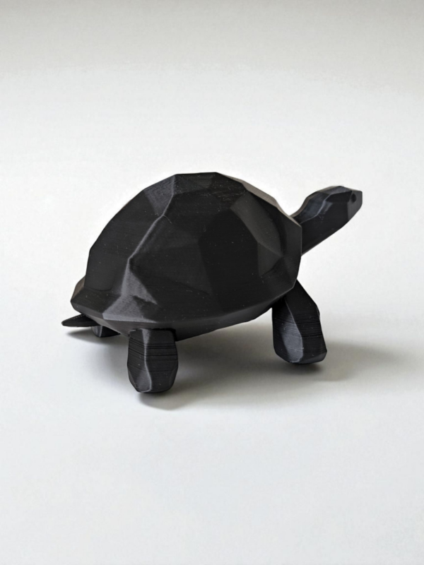 6911737646_dekorativnaya-figura-low.png Декоративна статуетка черепахи Low Poly Turtle — геометрична фігура для дому, офісу, кав’ярні, фотозони та подарунка