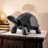 6911737654_dekorativnaya-figura-low.jpg Декоративна статуетка черепахи Low Poly Turtle — геометрична фігура для дому, офісу, кав’ярні, фотозони та подарунка