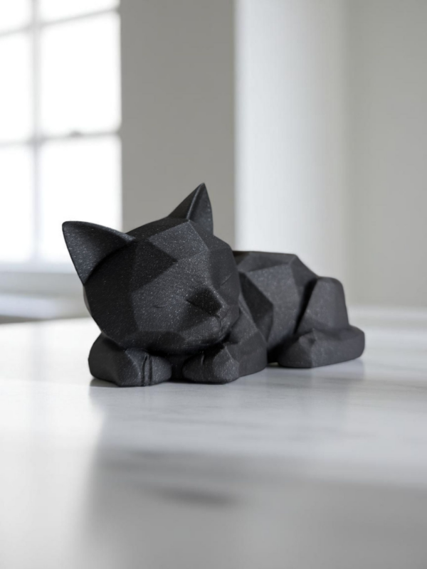 Декоративна статуетка кота Low Poly Cat — геометрична фігура кішки для дому, офісу, кав’ярні, фотозони та подарунка