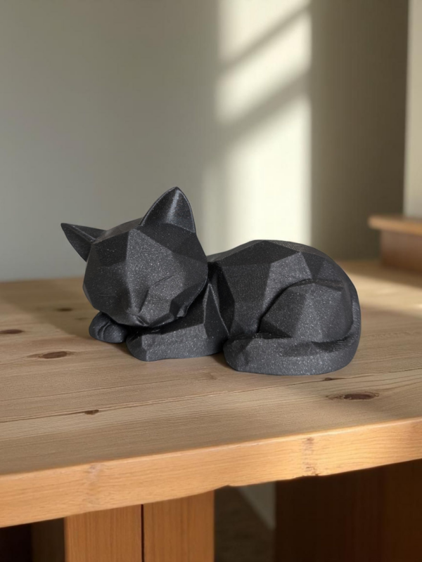 Декоративна статуетка кота Low Poly Cat — геометрична фігура кішки для дому, офісу, кав’ярні, фотозони та подарунка