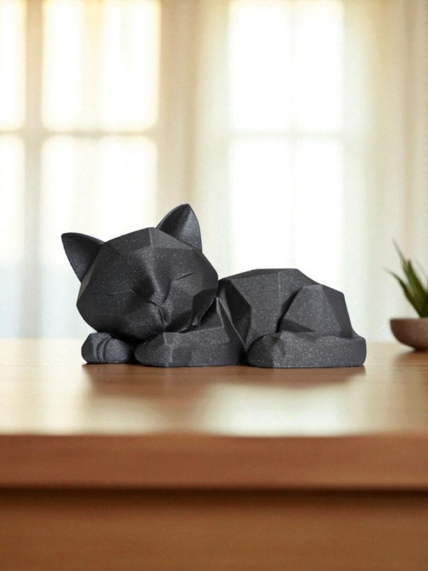 Декоративна статуетка кота Low Poly Cat — геометрична фігура кішки для дому, офісу, кав’ярні, фотозони та подарунка