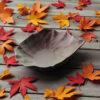 6914377873_sovremennaya-chasha-v.jpg Декоративна миска у формі листка Leaf Bowl — хвиляста чаша для декору, фруктів, свічок, прикрас, фотозони та сучасного інтер’єру