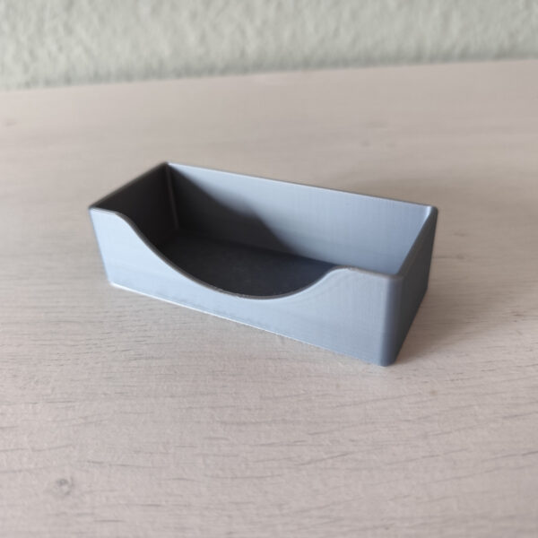 7032415665_dizajnerskij-derzhatel-dlya.jpg Card Arc Stand — настільний тримач для візиток на офісний стіл, ресепшн та салон