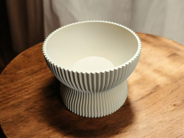 7125766948_miska-dekorativnaya-relefnaya.jpg Ribbed Elegance Bowl — декоративна миска з рельєфними лініями для фруктів, солодощів та інтер’єру